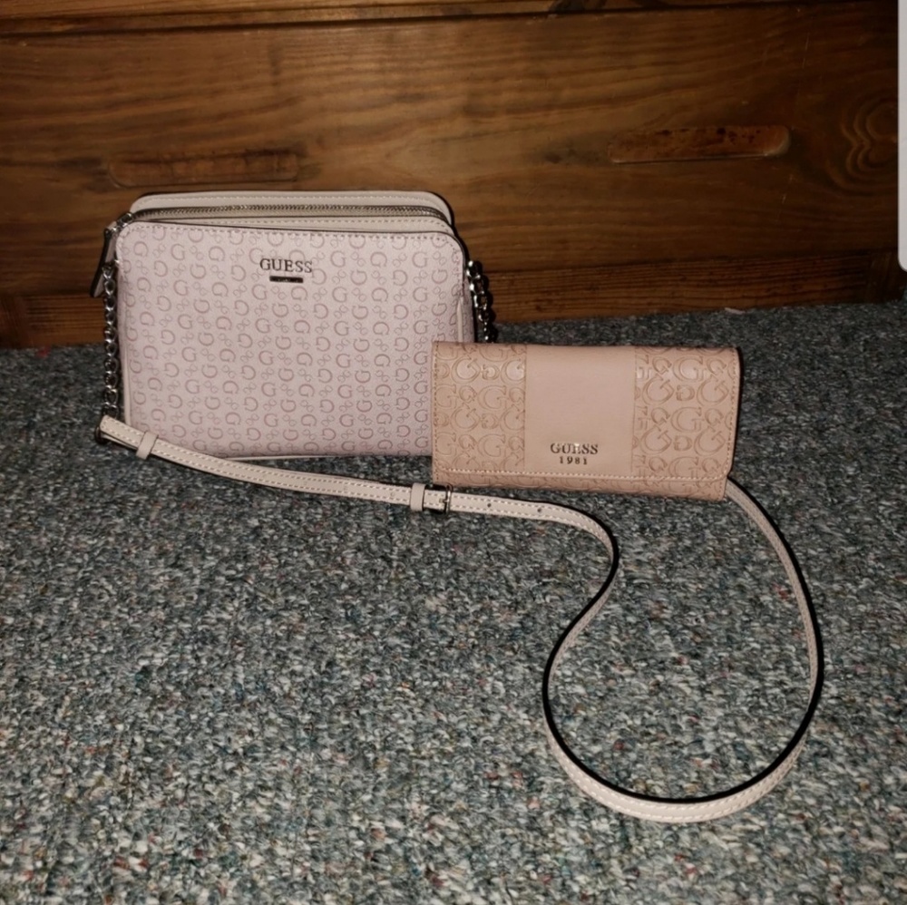 Purses & Wallets - Picture 3 of 5